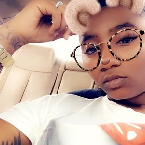 Meet your Posher, Ashylum